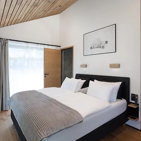 Bear & Bison View Zell am See