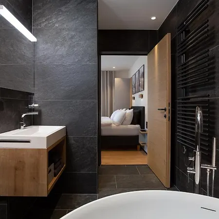 Bear & Bison View דירה *