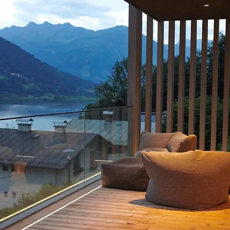 Bear & Bison View * Zell am See