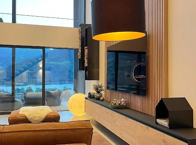 Bear & Bison View ツェル アム ゼー